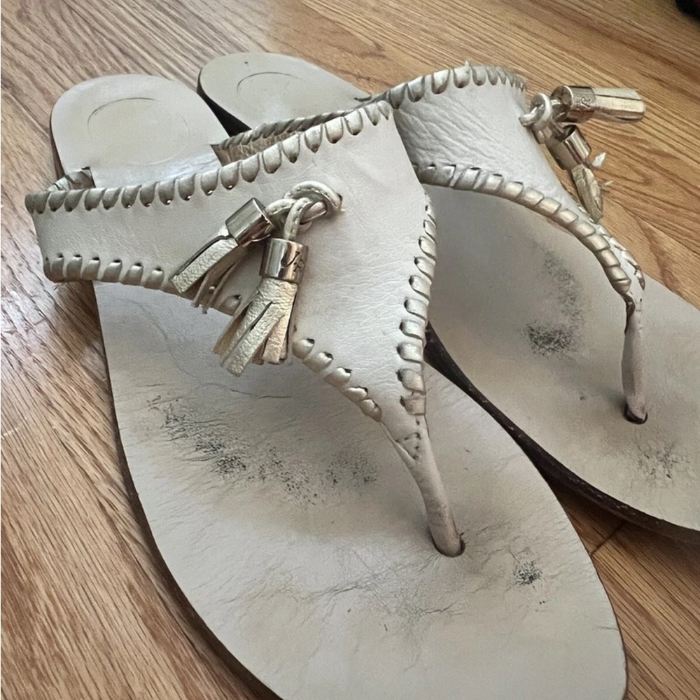 Jack Rogers Alana Sandal Bone and Gold leather tassel flip flop size 9